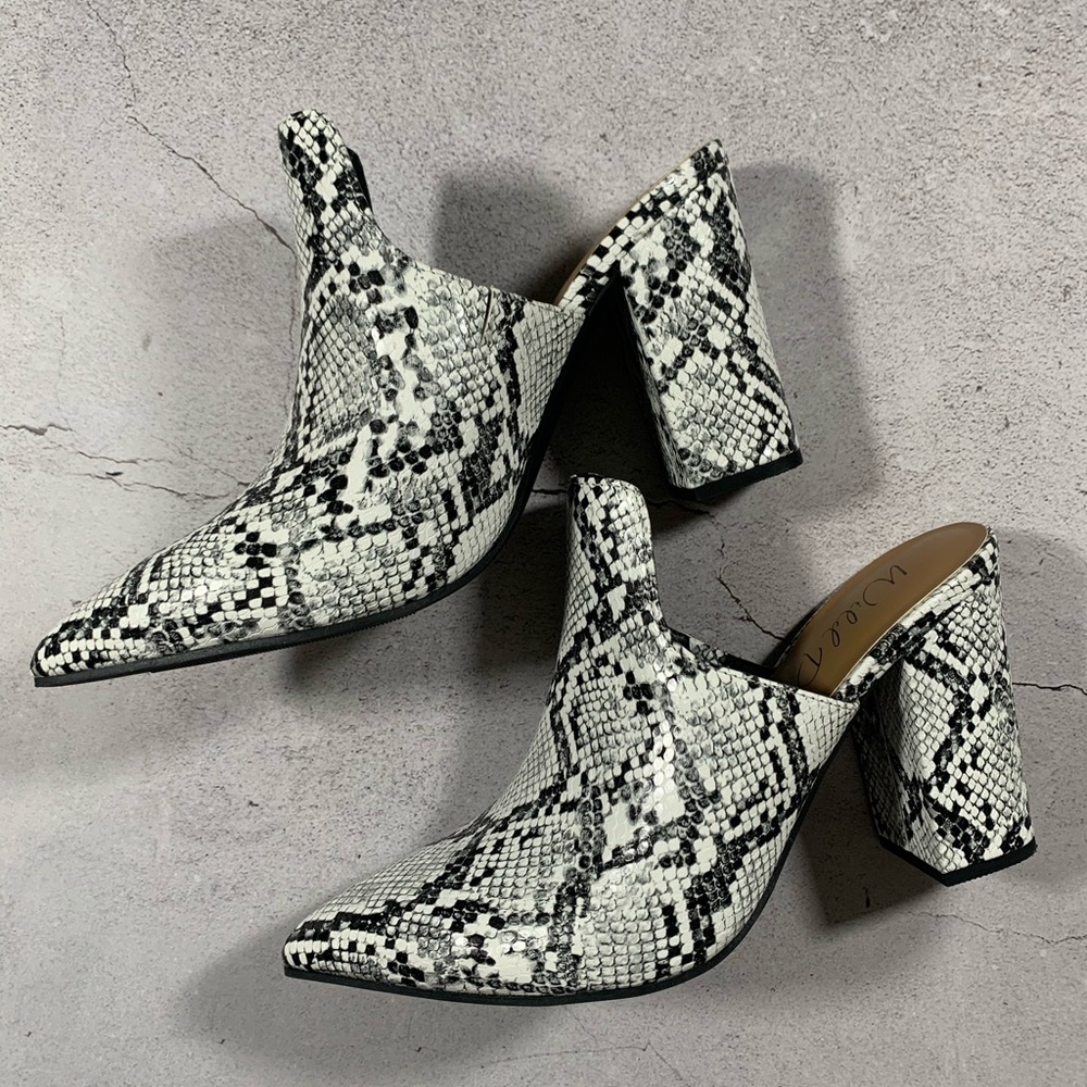 Wild Pair Snake-print Carlita Slide Sz 9M